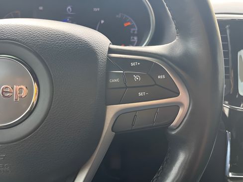 Used 2020 Jeep Grand Cherokee Altitude AWD/4WD image 21