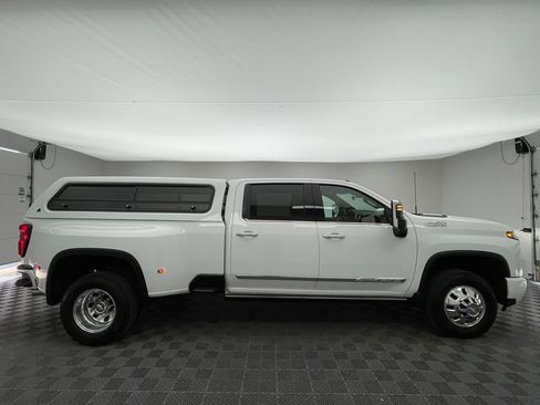 Used 2026 Chevrolet Silverado 3500 High Country w/ High Country Premium Package AWD/4WD image 8