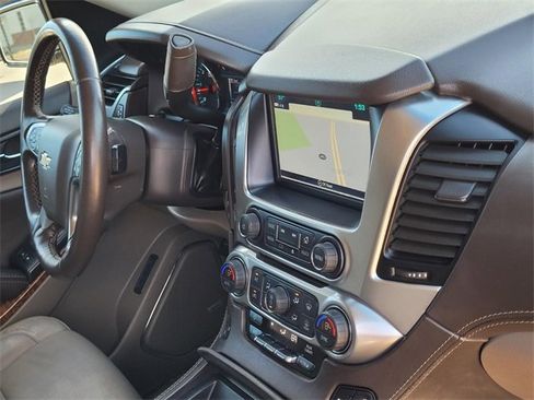 Used 2019 Chevrolet Suburban Premier image 11