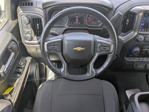 Used 2021 Chevrolet Silverado 1500 LT image 36
