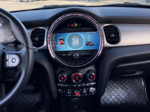 Used 2022 MINI Cooper S image 6