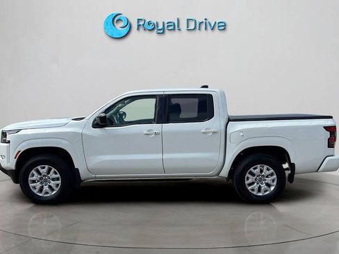 Used 2022 Nissan Frontier SV AWD/4WD image 3