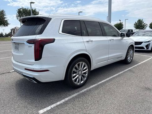Used 2021 Cadillac XT6 Premium Luxury FWD image 3