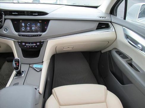 Used 2017 Cadillac XT5 Luxury w/ LPO, Wheel Lock Package image 14