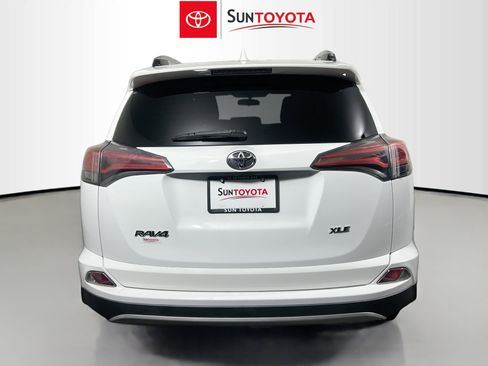 Used 2016 Toyota RAV4 XLE FWD image 5