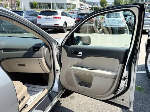 Used 2011 Ford Fusion SEL FWD image 31