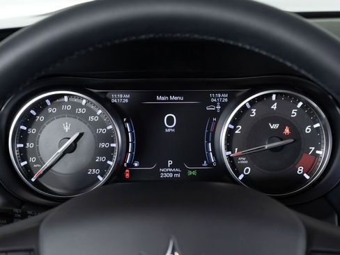 Used 2024 Maserati Levante Trofeo AWD/4WD image 25