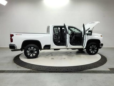 Used 2024 Chevrolet Silverado 3500 LT w/ Convenience Package AWD/4WD image 17