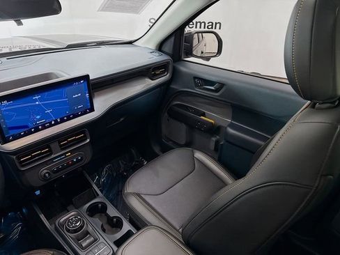 Used 2025 Ford Maverick Tremor image 25