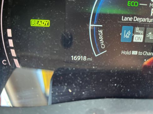 Used 2025 Toyota Camry LE image 35