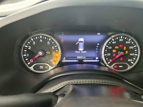 Used 2016 Jeep Renegade Limited image 16