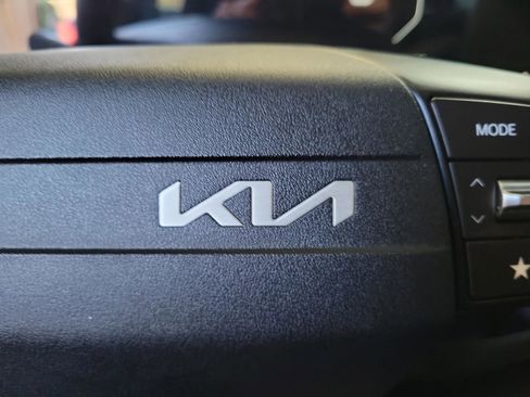 Certified 2025 Kia K4 EX image 34