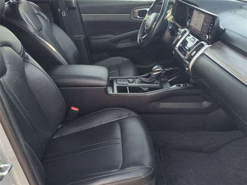 Used 2023 Kia Sorento S w/ Panoramic Sunroof Package image 27