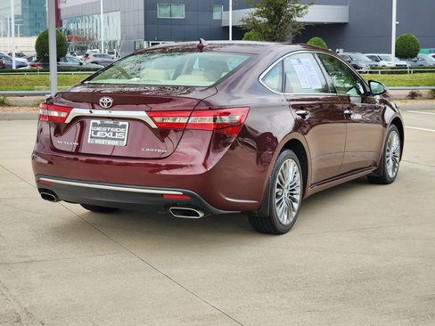 Used 2017 Toyota Avalon Limited image 7