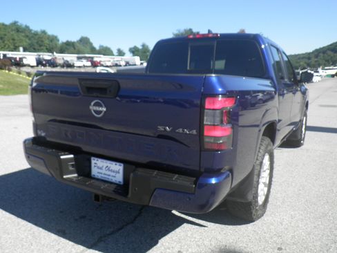 Used 2022 Nissan Frontier SV image 6