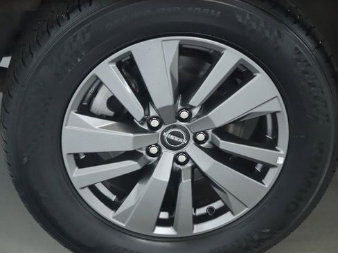 Used 2025 Nissan Pathfinder SV FWD image 12