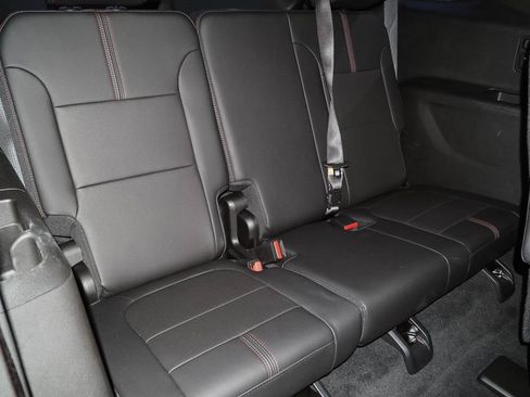 Used 2023 Chevrolet Traverse RS AWD/4WD image 22