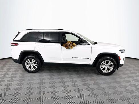Used 2024 Jeep Grand Cherokee Limited w/ Luxury Tech Group II RWD image 8