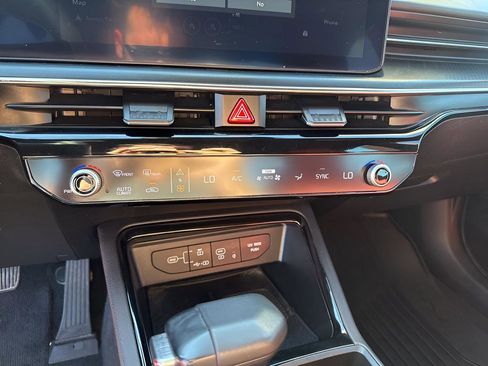 Used 2025 Kia K5 GT-Line w/ GT-Line Premium Package image 35