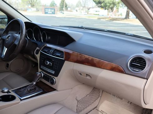Used 2013 Mercedes-Benz C 250 Sport image 17