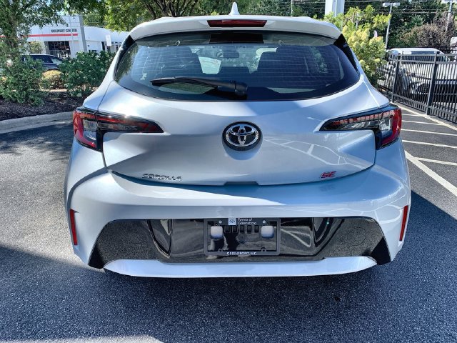 Used 2025 Toyota Corolla SE w/ SE Package FWD image 7