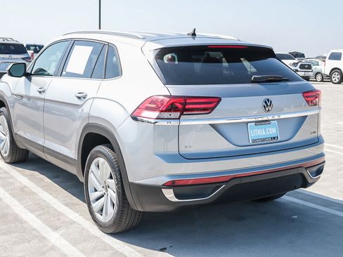 Used 2022 Volkswagen Atlas Cross Sport SE image 8