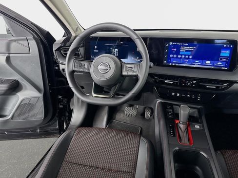 New 2026 Nissan Kicks SR FWD image 21