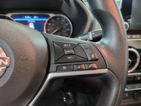 Used 2025 Nissan Sentra SV FWD image 21