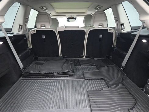 Used 2022 Volvo XC90 T6 Momentum w/ Advanced Package image 32