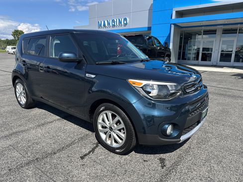 Used 2018 Kia Soul + w/ Audio Package FWD image 2