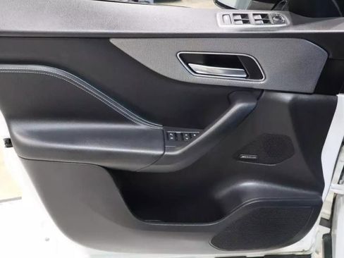 Used 2020 Jaguar F-PACE S image 10