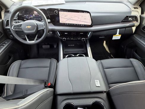 New 2026 Chevrolet Suburban Premier image 10