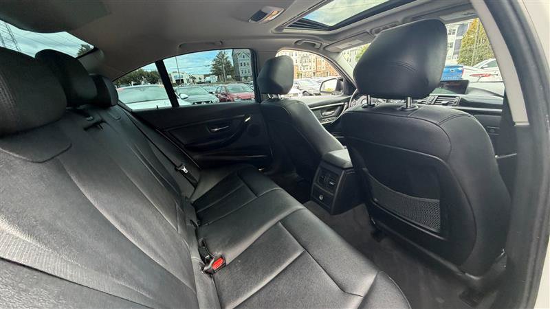 Used 2014 BMW 335i xDrive Sedan AWD/4WD image 10