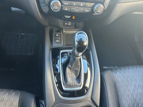 Used 2020 Nissan Rogue SV w/ Sun & Sound Touring Package image 53