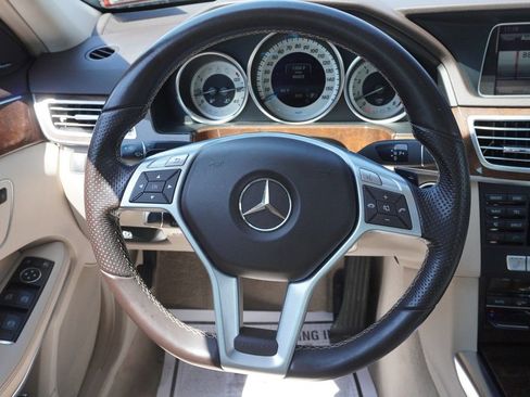 Used 2014 Mercedes-Benz E 350 4MATIC Sedan image 42