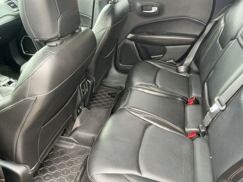 Used 2018 Jeep Compass Limited w/ Navigation Group AWD/4WD image 18