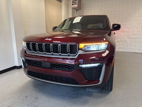 New 2026 Jeep Grand Cherokee Limited AWD/4WD image 11