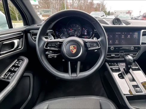Used 2023 Porsche Macan Turbo AWD/4WD image 17