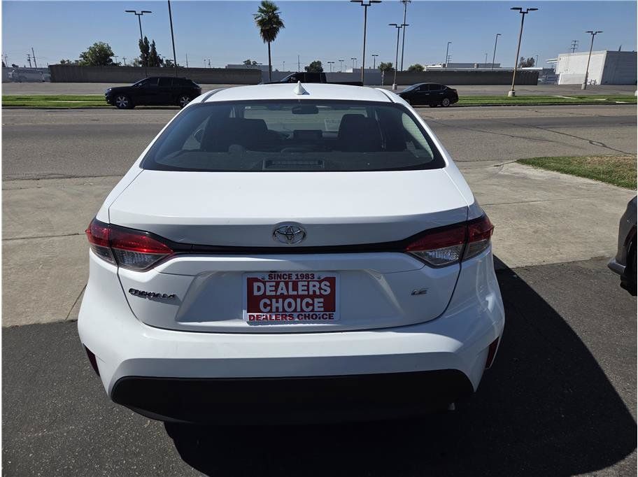 Used 2023 Toyota Corolla LE FWD image 4