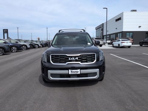 Used 2025 Kia Telluride S AWD/4WD image 2