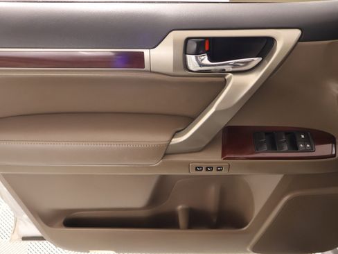 Used 2018 Lexus GX 460 Premium w/ Premium Package image 17