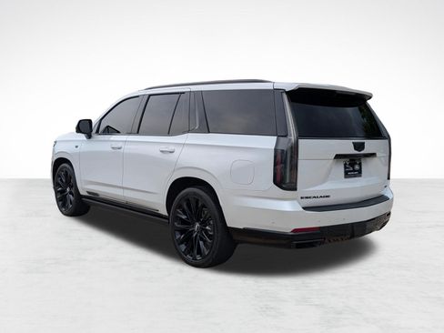 Used 2025 Cadillac Escalade Sport Platinum w/ LPO, ONYX Package AWD/4WD image 3