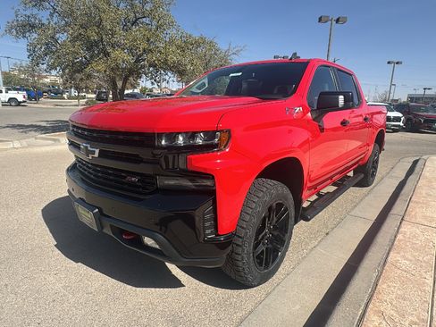 Used 2021 Chevrolet Silverado 1500 LT Trail Boss w/ Convenience Package II image 6