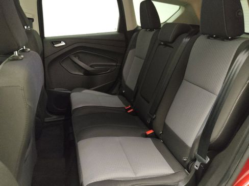 Used 2019 Ford Escape SE FWD image 18