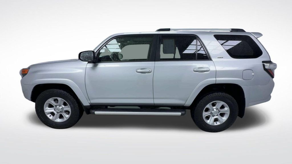 Certified 2023 Toyota 4Runner SR5 Premium w/ Moonroof Package AWD/4WD image 23