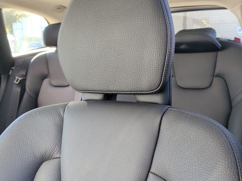 Used 2025 Volvo XC60 B5 Plus image 30