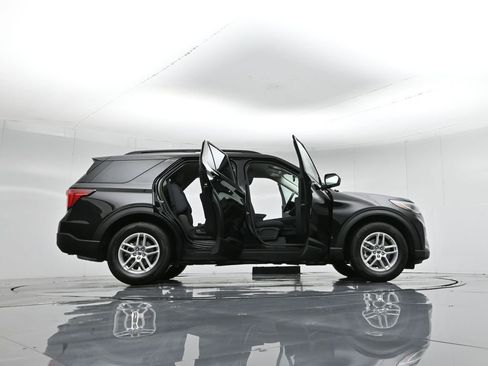 New 2026 Ford Explorer Active image 7
