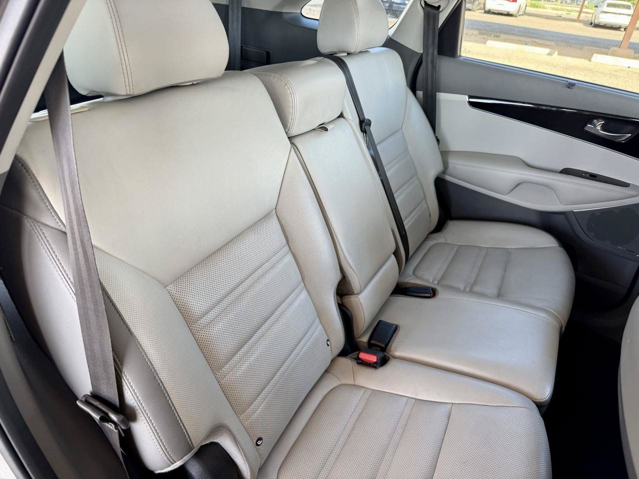 Used 2019 Kia Sorento SX w/ SX Touring Package FWD image 15
