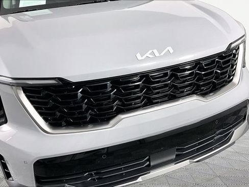 Certified 2025 Kia Sorento S w/ Panoramic Sunroof Package FWD image 32