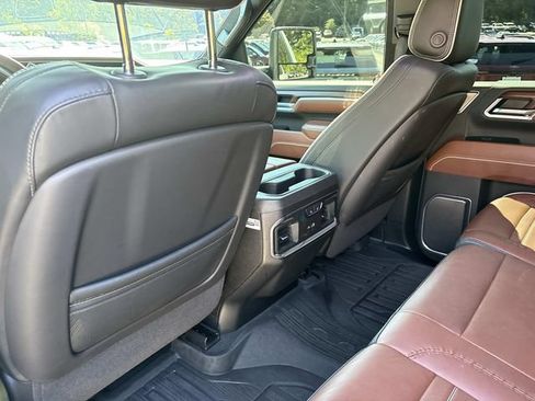 Used 2025 GMC Sierra 3500 Denali Ultimate AWD/4WD image 17